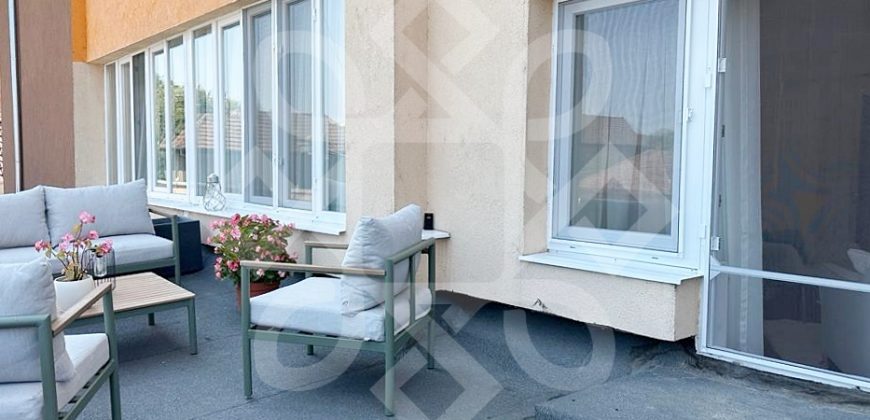 Apartament de lux cu 4 camere de vanzare in Sanmartin