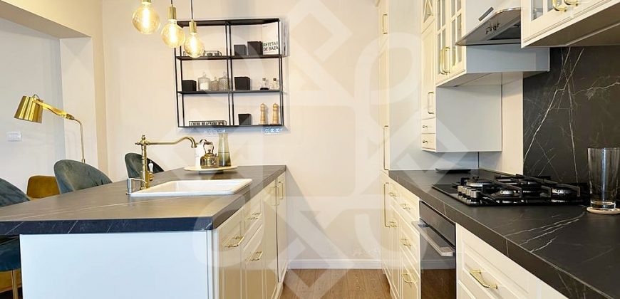Apartament de lux cu 4 camere de vanzare in Sanmartin