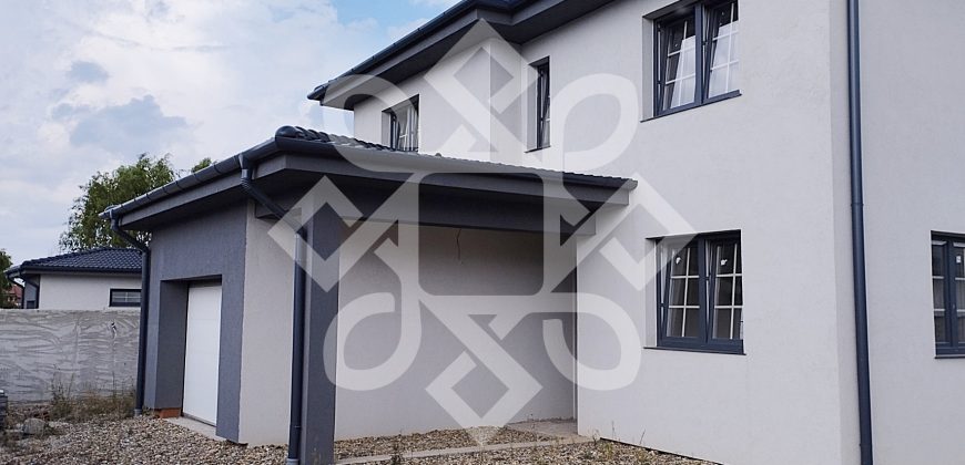 Casa noua cu 4 camere de vanzare in Cihei