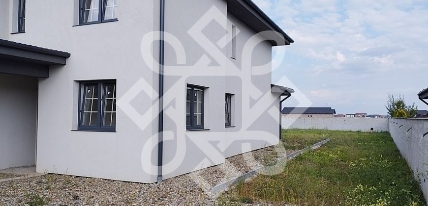 Casa noua cu 4 camere de vanzare in Cihei