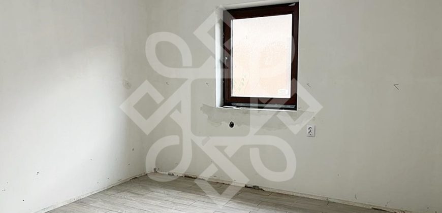 Casa noua cu 8 dormitoare de inchiriat in Paleu