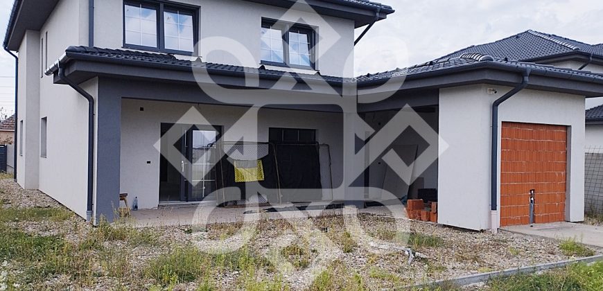Casa noua cu 4 camere de vanzare in Cihei