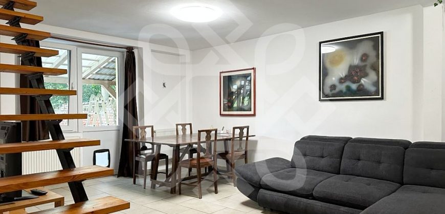 Apartament ultracentral la casa si curte proprie de inchiriat