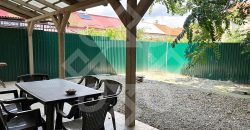 Apartament ultracentral la casa si curte proprie de inchiriat