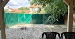Apartament ultracentral la casa si curte proprie de inchiriat