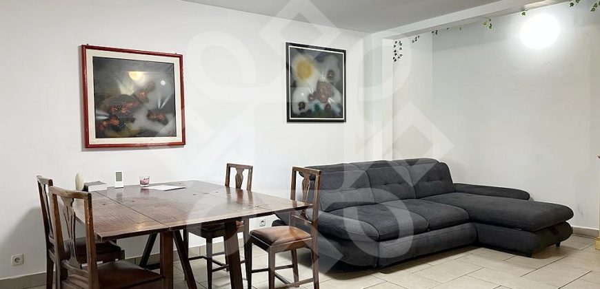 Apartament ultracentral la casa si curte proprie de inchiriat