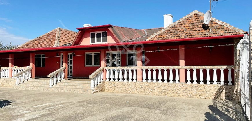 Casa cu 5 camere de vanzare in Girisu de Cris, Bihor