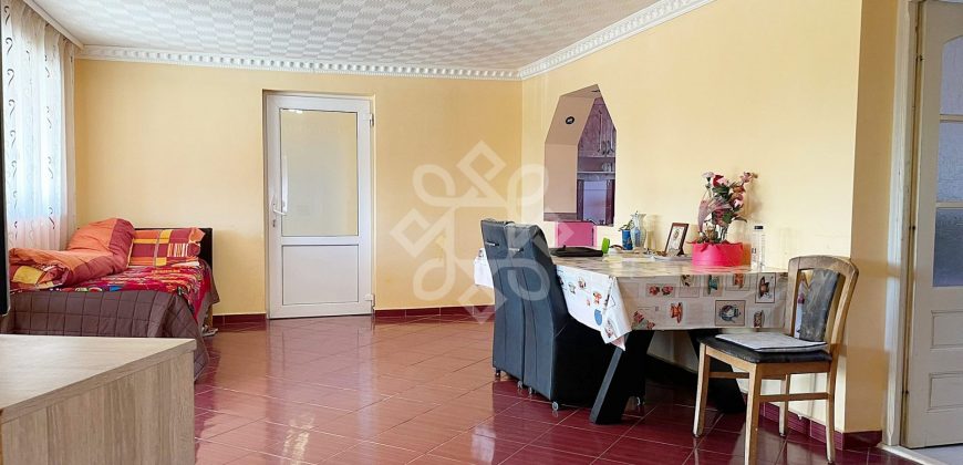 Casa cu 5 camere de vanzare in Girisu de Cris, Bihor