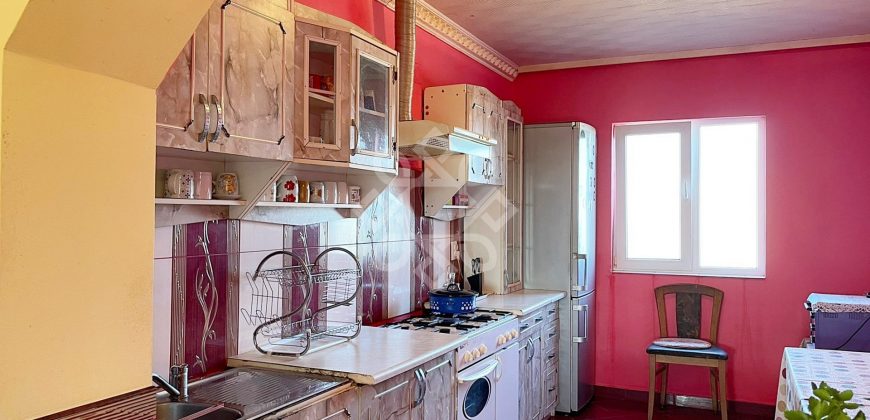 Casa cu 5 camere de vanzare in Girisu de Cris, Bihor