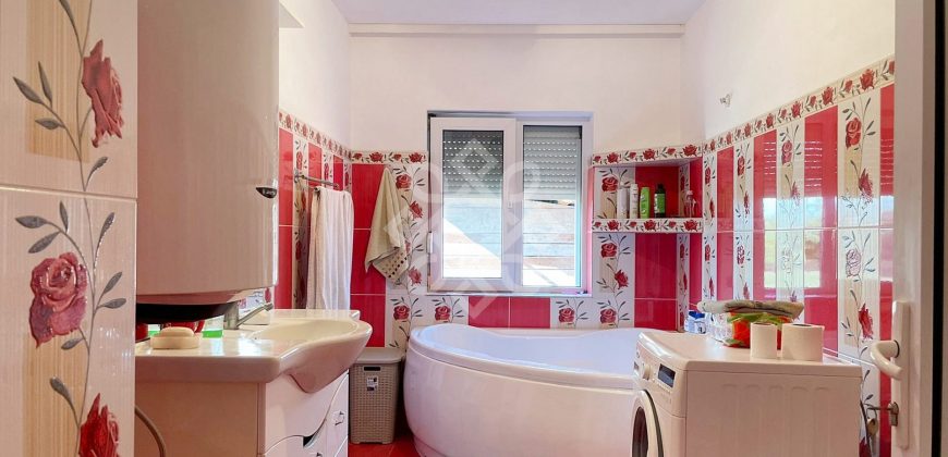 Casa cu 5 camere de vanzare in Girisu de Cris, Bihor