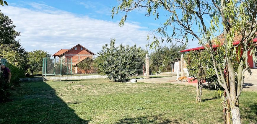 Casa cu 5 camere de vanzare in Girisu de Cris, Bihor