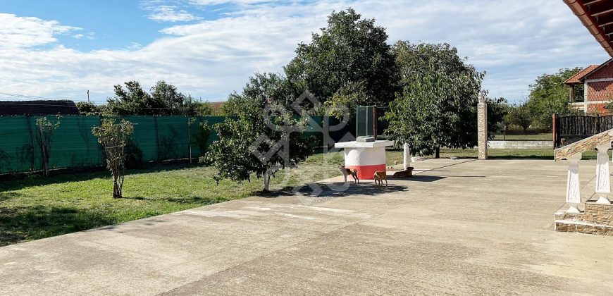 Casa cu 5 camere de vanzare in Girisu de Cris, Bihor