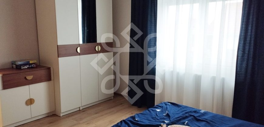 Casa cu 4 camere de inchiriat in Cartierul Lotus Sanmartin