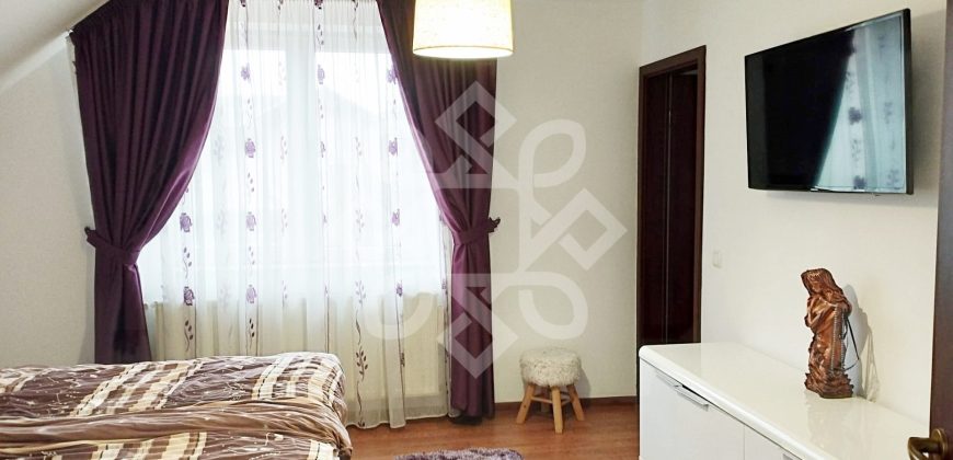Casa cu 4 camere de inchiriat in Santandrei
