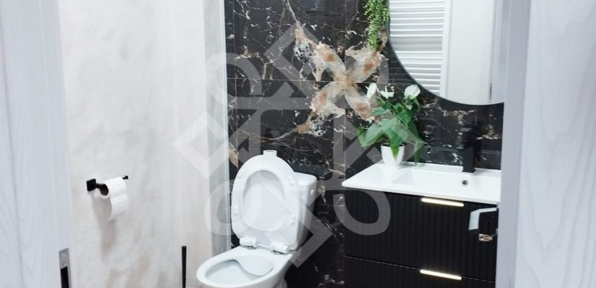 Casa cu 4 camere de inchiriat in Cartierul Lotus Sanmartin