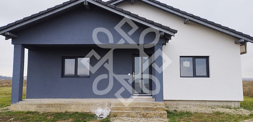 Casa cu 4 camere de vanzare in Cihei, Bihor