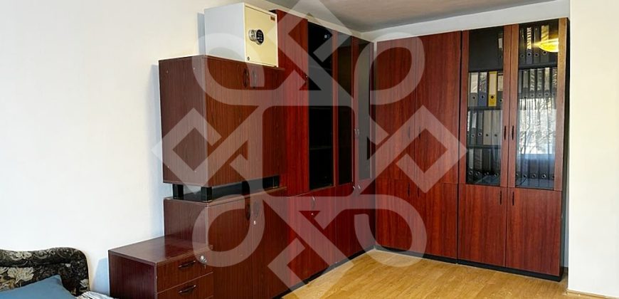 Apartament cu 3 camere de vanzare in zona Nufarul Oradea