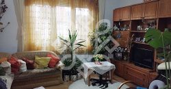 Apartament la casa cu 3 camere zona centrala