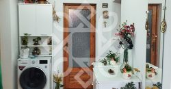 Apartament la casa cu 3 camere zona centrala