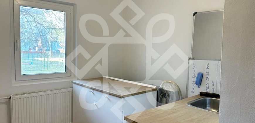 Apartament cu 3 camere de vanzare in zona Nufarul Oradea