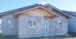Casa 4 camere si 450 mp teren de vanzare in Santandrei