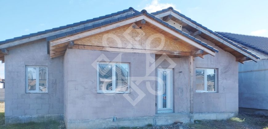 Casa 4 camere si 450 mp teren de vanzare in Santandrei