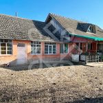 Casa de vanzare cu teren 1763 mp in Girisu de Cris, Bihor