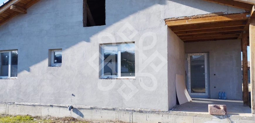 Casa 4 camere si 450 mp teren de vanzare in Santandrei
