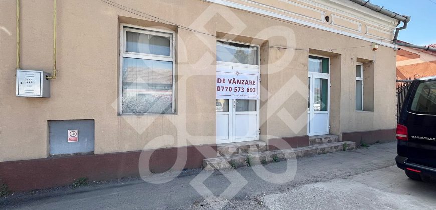 Casa cu vad comercial de vanzare in Salonta