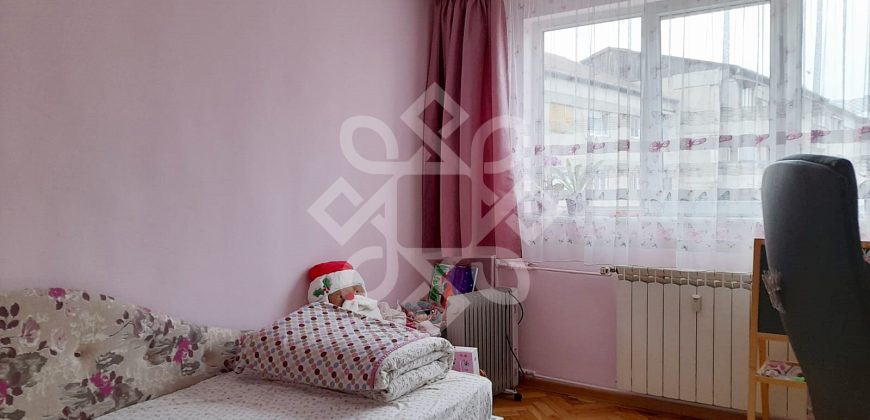 Apartament tip AN cu 3 camere pe strada Lacul Rosu, Oradea