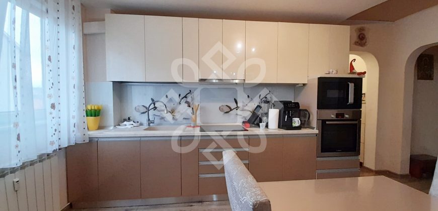 Apartament tip AN cu 3 camere pe strada Lacul Rosu, Oradea
