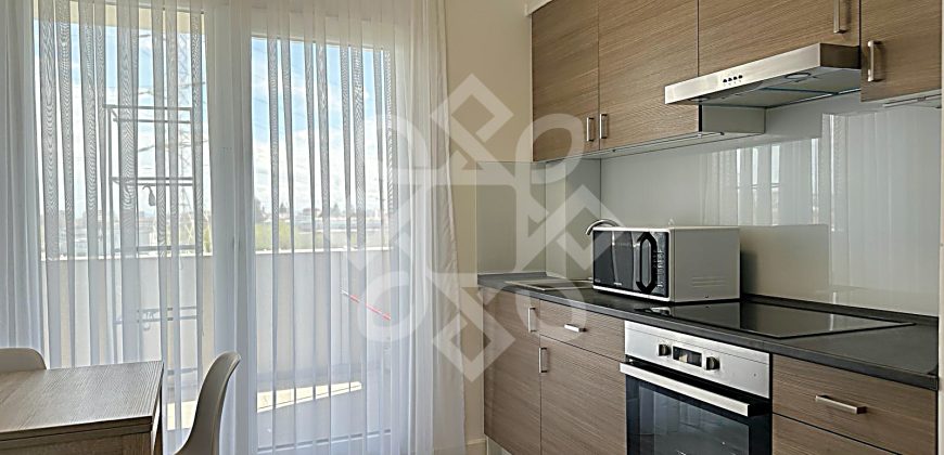 Apartament cu 3 camere in bloc nou, zona Universitatii
