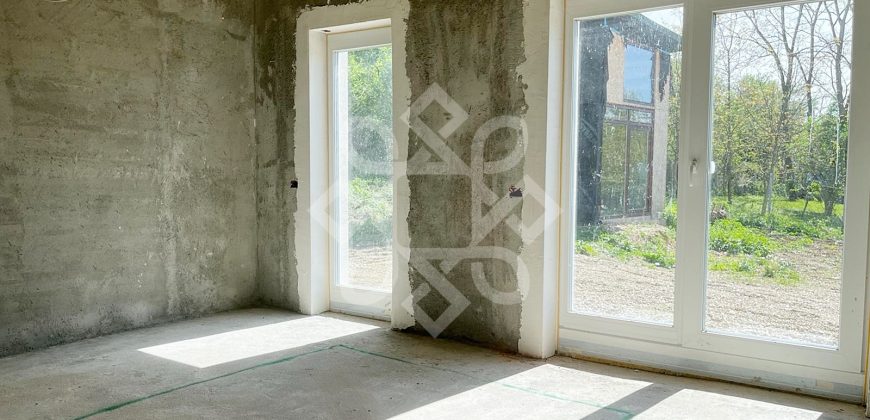 Casa noua cu teren 1516 mp in zona Hanul Pescarilor