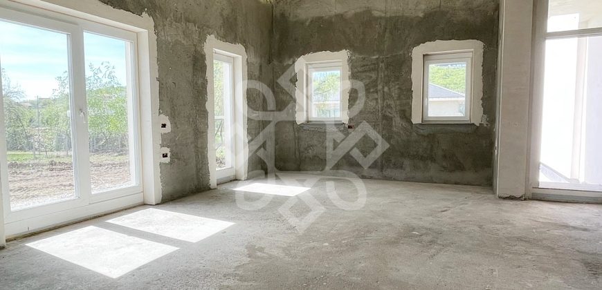 Casa noua cu teren 1516 mp in zona Hanul Pescarilor