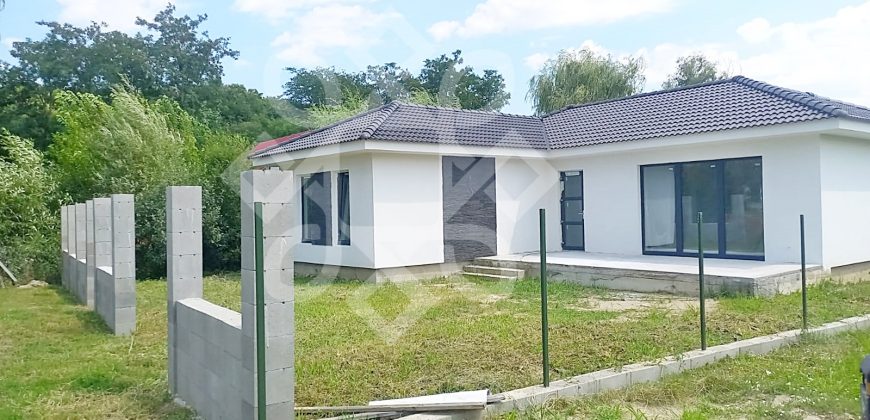 Casa noua pe nivel cu 4 camere in Saldabagiu de Munte