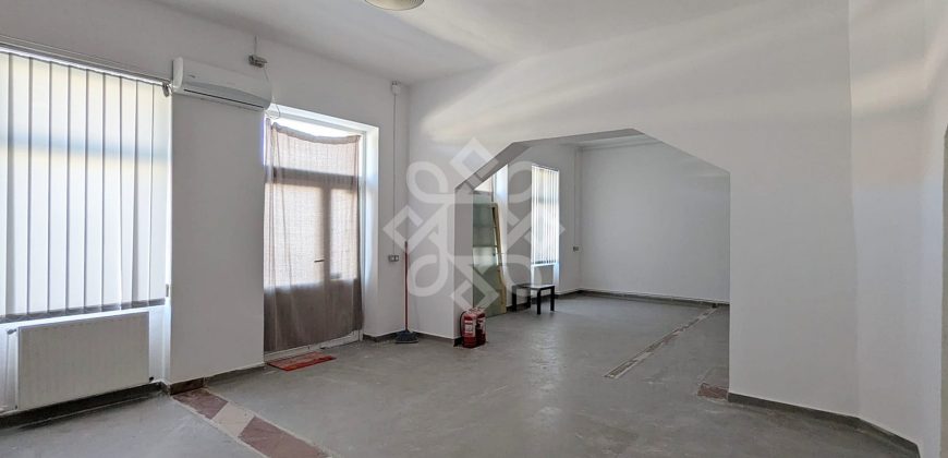 Casa cu vad comercial de vanzare in Salonta