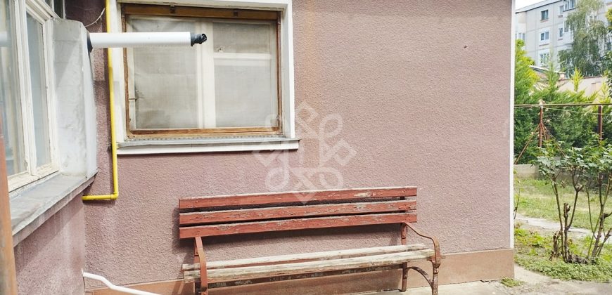 Casa cu 3 camere de inchiriat zona Onestilor