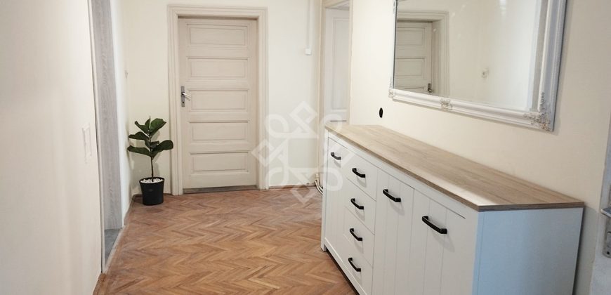 Casa cu 3 camere de inchiriat zona Onestilor