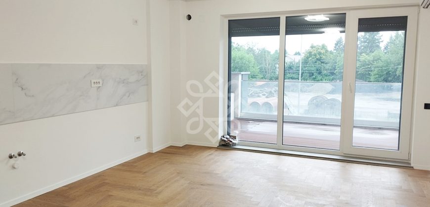 Apartament cu 3 camere de inchiriat cartierul Luceafarul