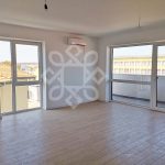 Apartament cu 3 camere in Prima Urbana