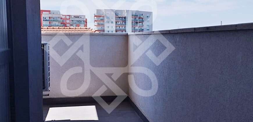Apartament cu 3 camere in Prima Urbana