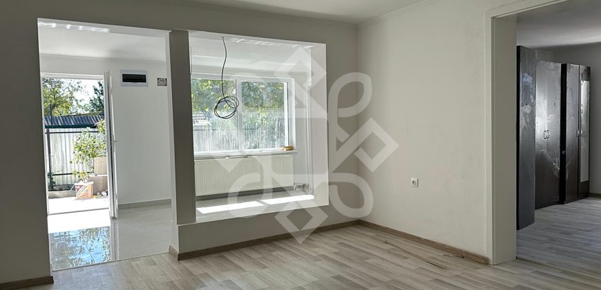 Casa pe nivel cu teren 652 mp de vanzare in Santandrei