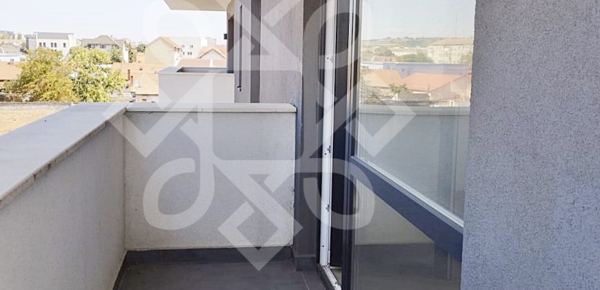 Apartament cu 3 camere in Prima Urbana