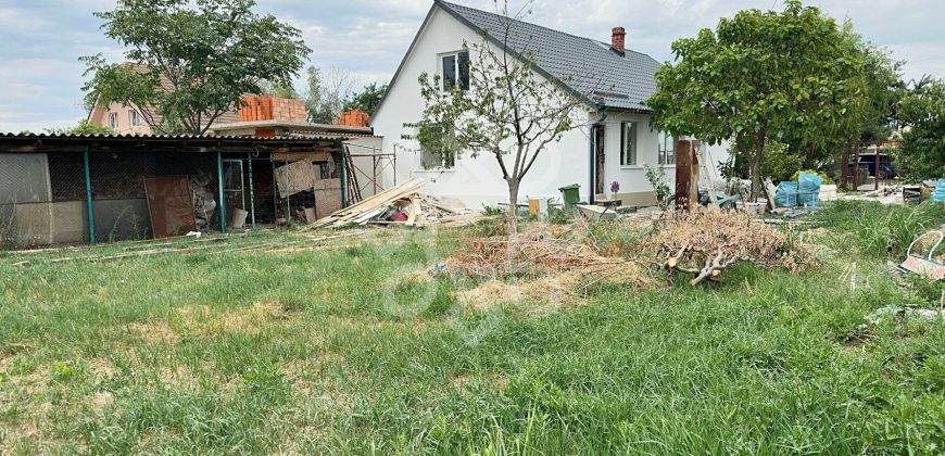 Casa pe nivel cu teren 652 mp de vanzare in Santandrei