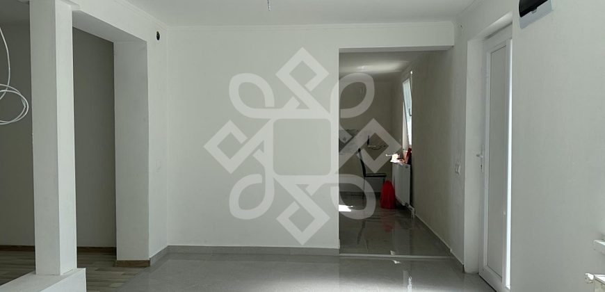 Casa pe nivel cu teren 652 mp de vanzare in Santandrei