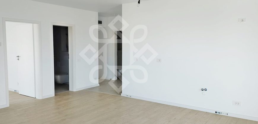 Apartament cu 3 camere in Prima Urbana