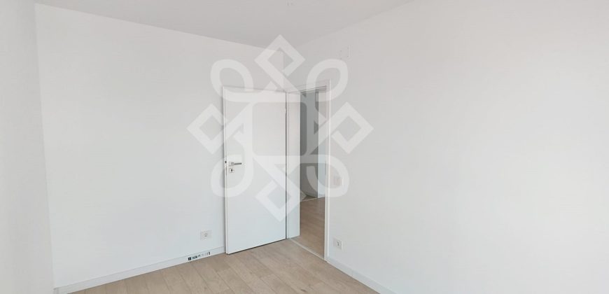 Apartament cu 3 camere in Prima Urbana
