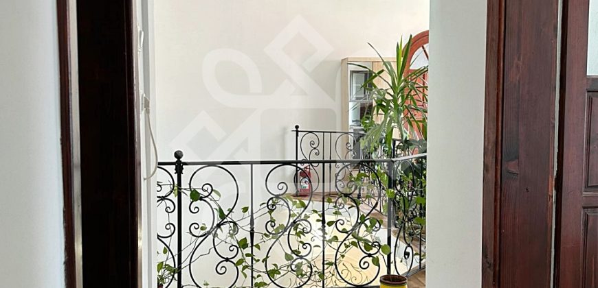 Casa cu 5 camere la curte comuna, ultracentral in Oradea