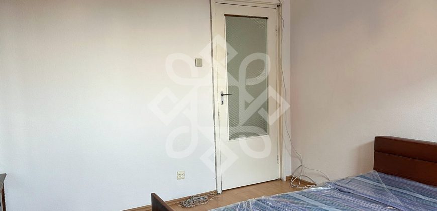 Apartament cu 3 camere decomandate pe Bld Dacia, Oradea