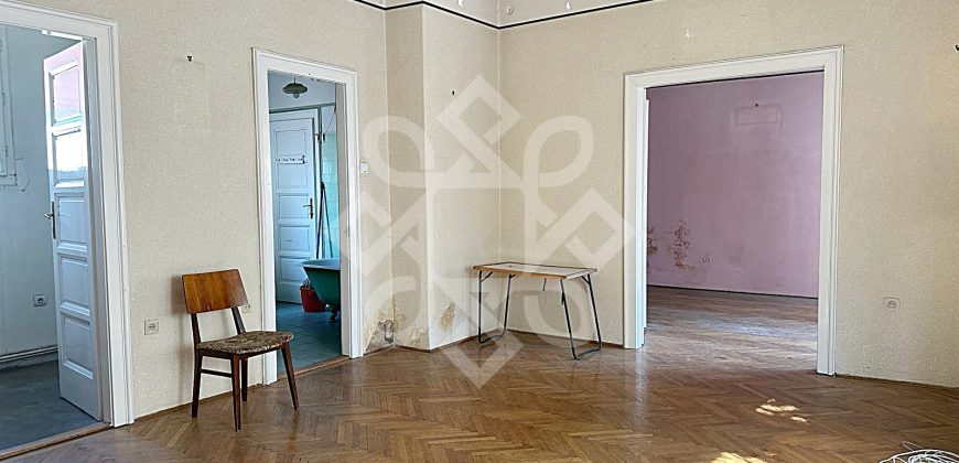 Apartament ultracentral de vanzare, zona Teatrului Oradea